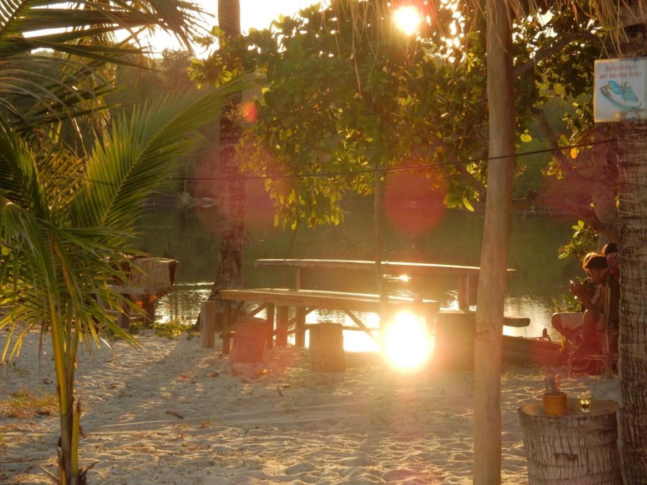 Sandbank Restaurant & Camping Koh Rong Kaoh Touch Экстерьер фото