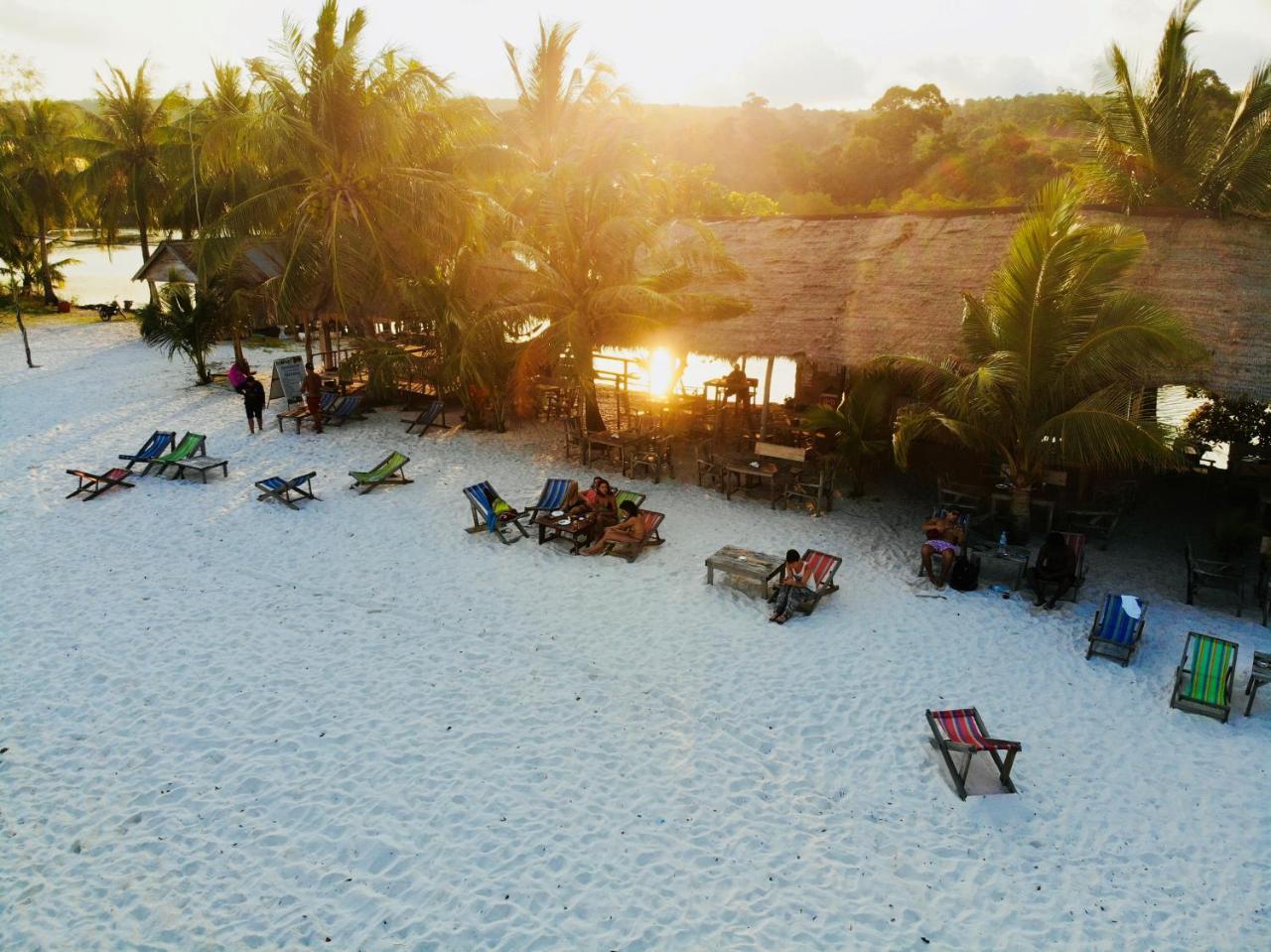 Sandbank Restaurant & Camping Koh Rong Kaoh Touch Экстерьер фото