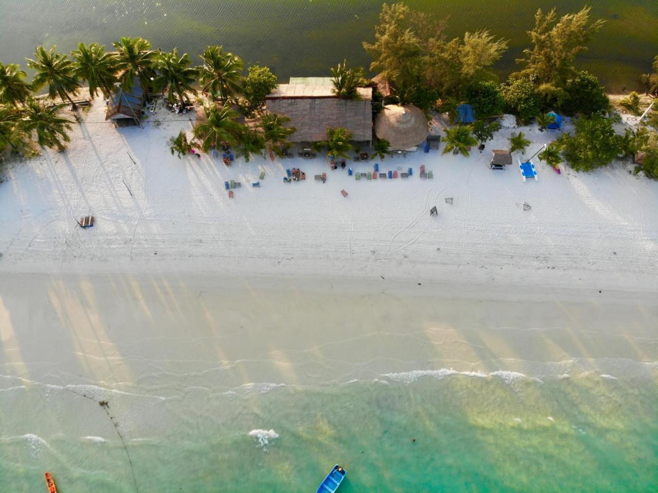 Sandbank Restaurant & Camping Koh Rong Kaoh Touch Экстерьер фото